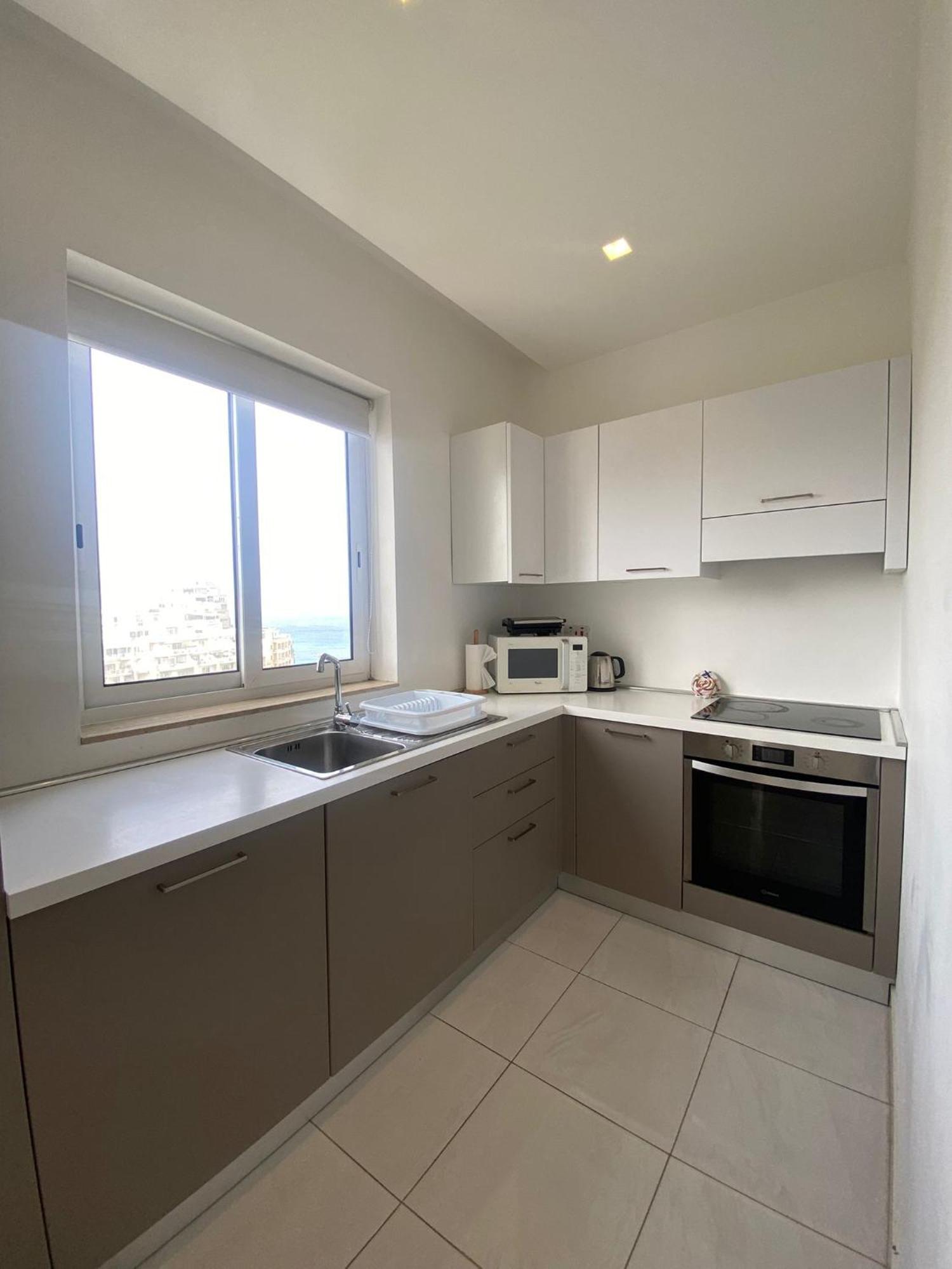 Spectacular Distant Seaview Apt Sliema Exteriör bild