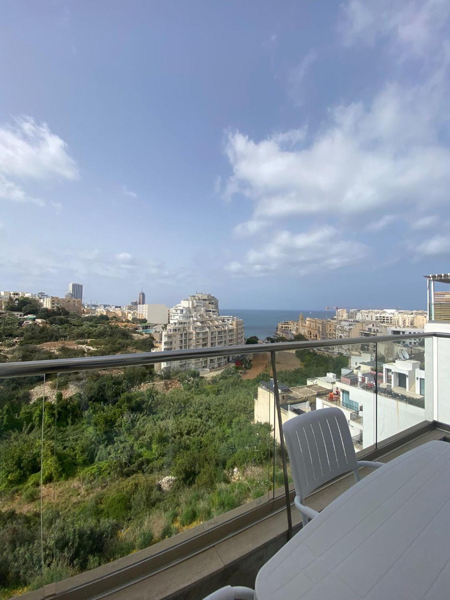 Spectacular Distant Seaview Apt Sliema Exteriör bild