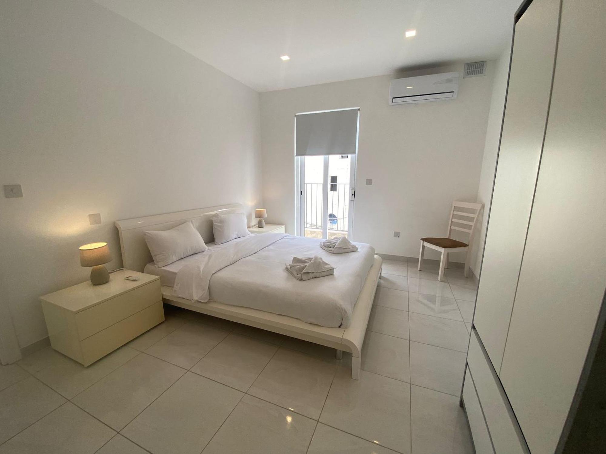 Spectacular Distant Seaview Apt Sliema Exteriör bild
