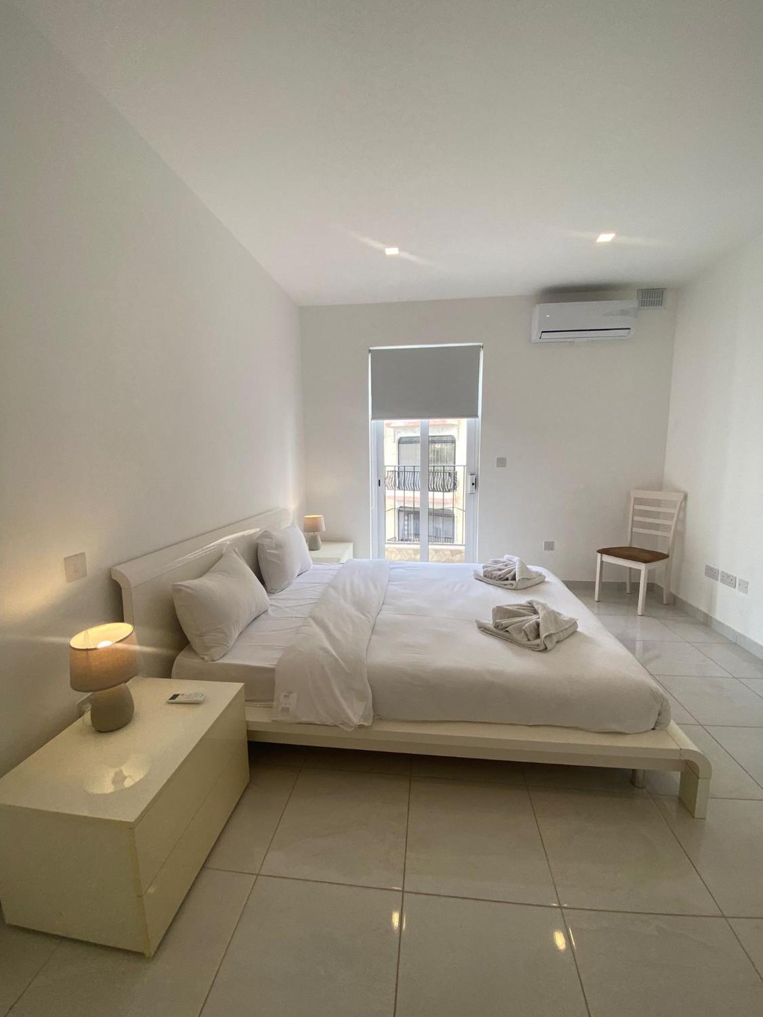 Spectacular Distant Seaview Apt Sliema Exteriör bild