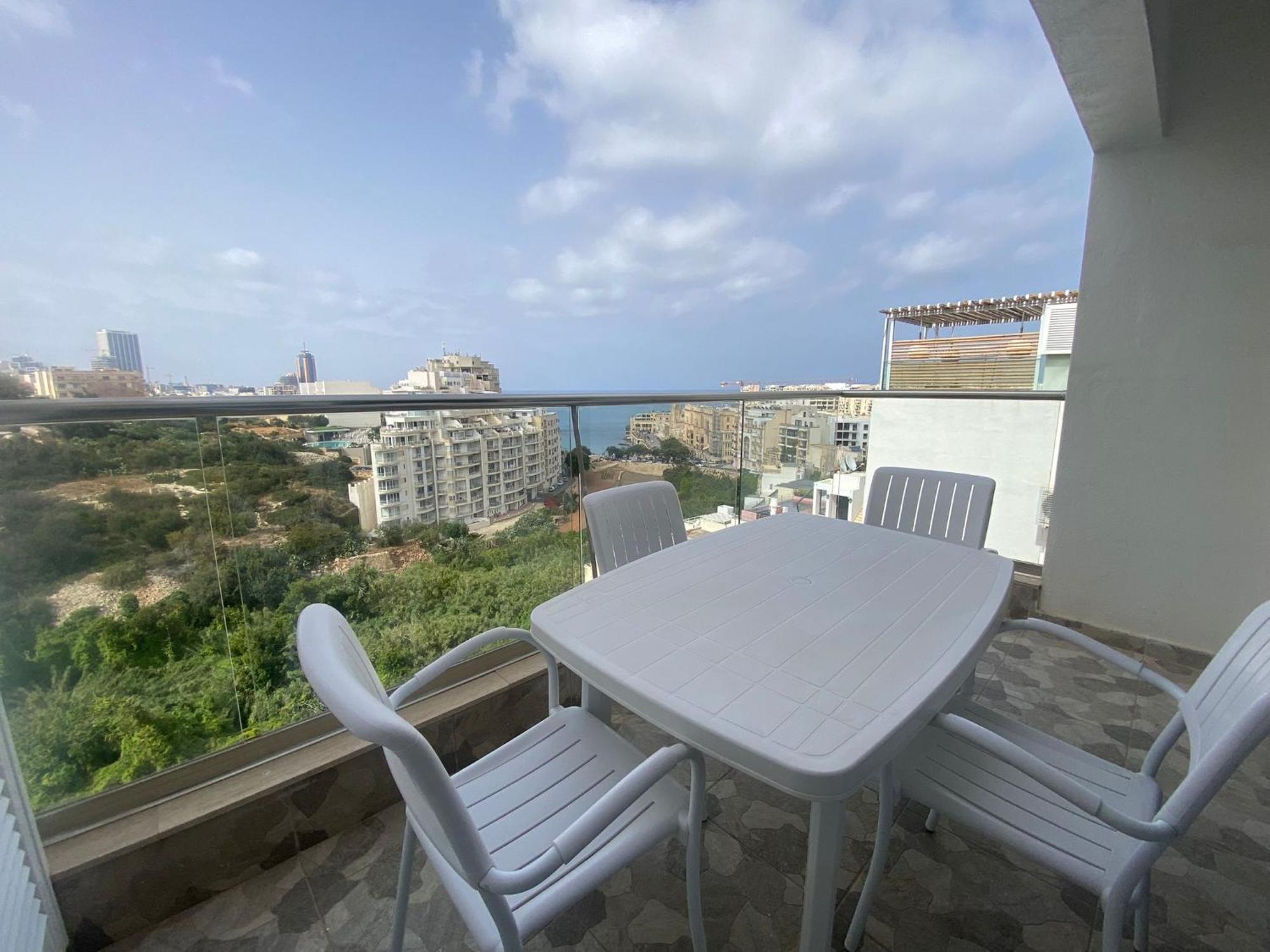 Spectacular Distant Seaview Apt Sliema Exteriör bild